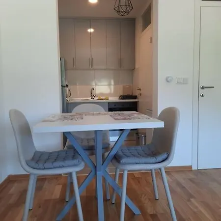 Damej Apartment, Free Garage Parking *